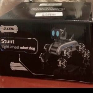 Stunt Eight-Wheel Robot Dog Toy - Silver with Blue Eyes new
